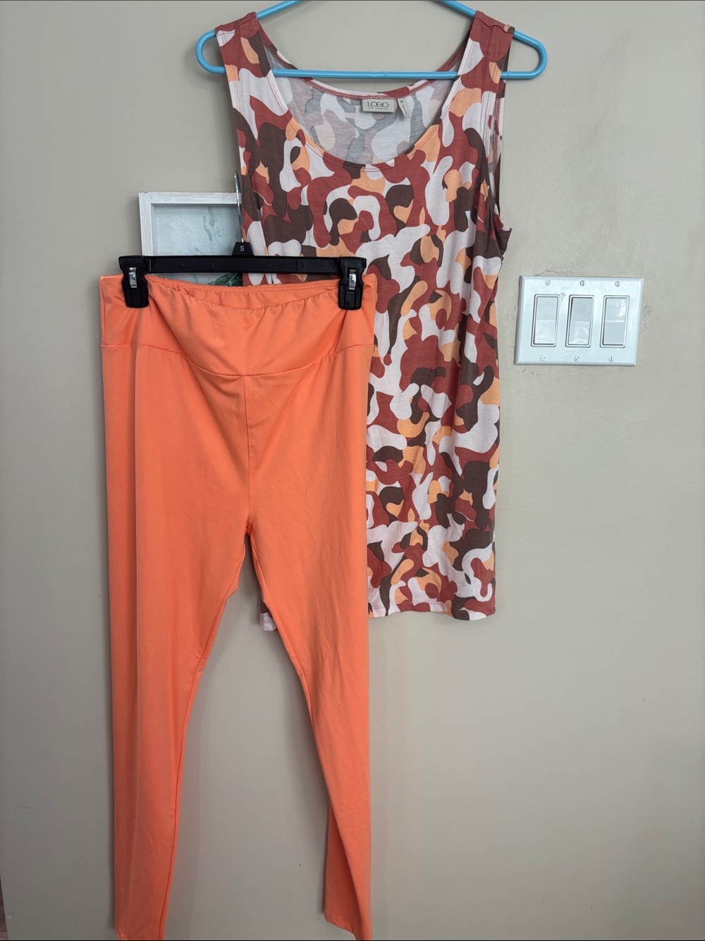 LuLaRoe Peach-Orange High-Rise Leggings w/tank by LOGO